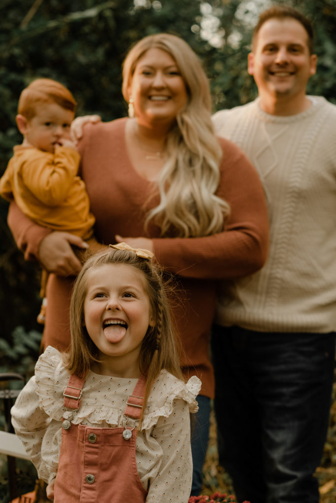 Fall Family Photo outfit ideas from chambersburg pa photographer